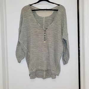 Free People / distressed / Grey & white sweatshirt